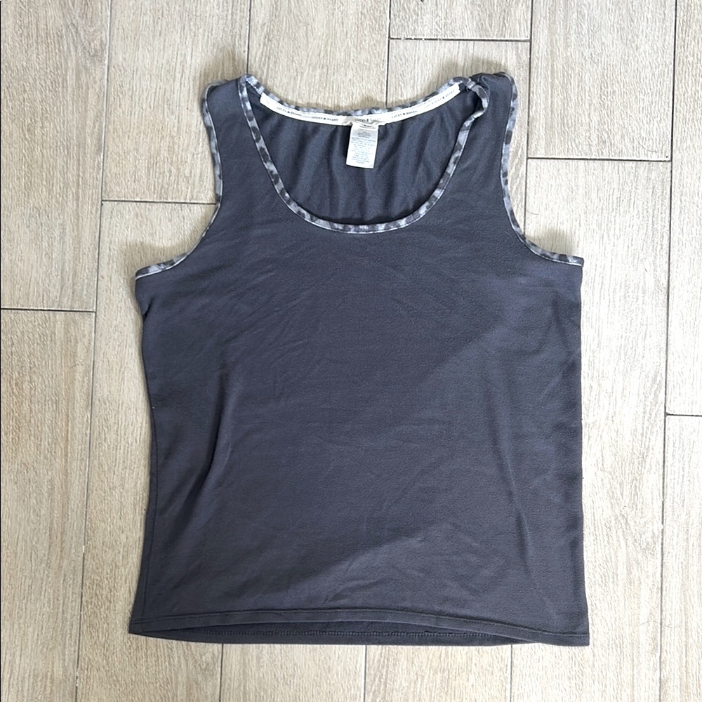 Lucky Brand 2 Piece Gray Pajama Set with Leopard Print Soft and Comfortable - Picture 2 of 9